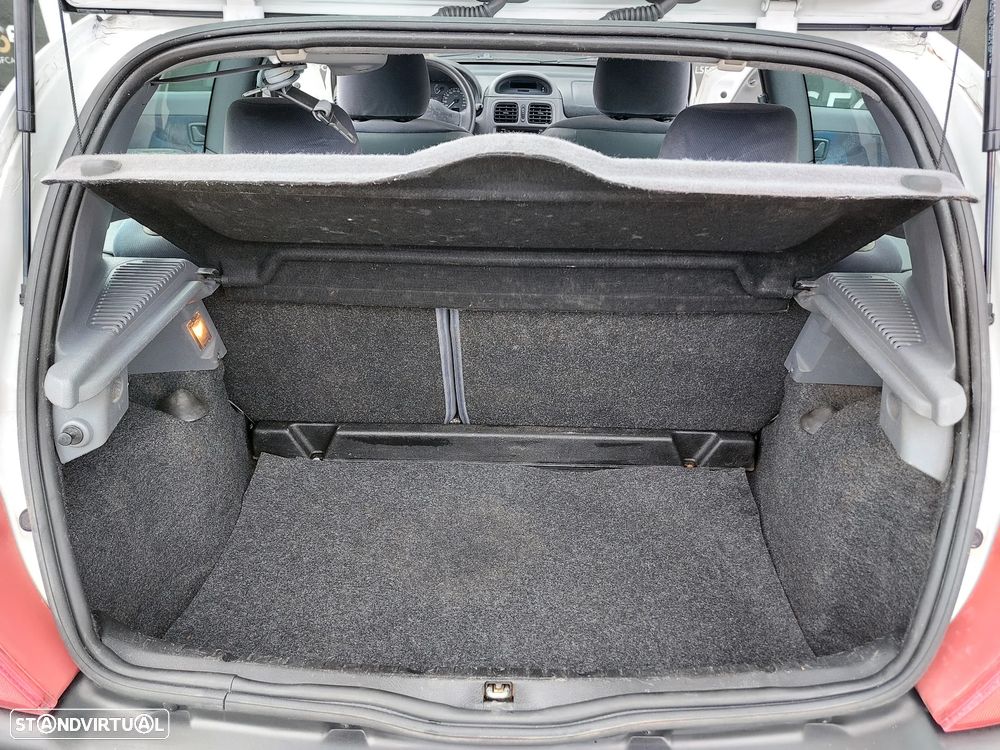 Renault Clio 1.2 RT - 21