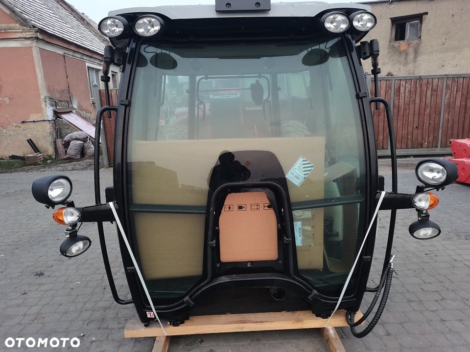Kabina z wyposażeniem Massey Ferguson serii 7600 - 2