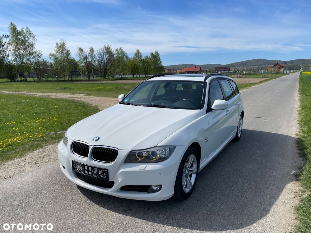 BMW Seria 3 320d xDrive DPF - 12