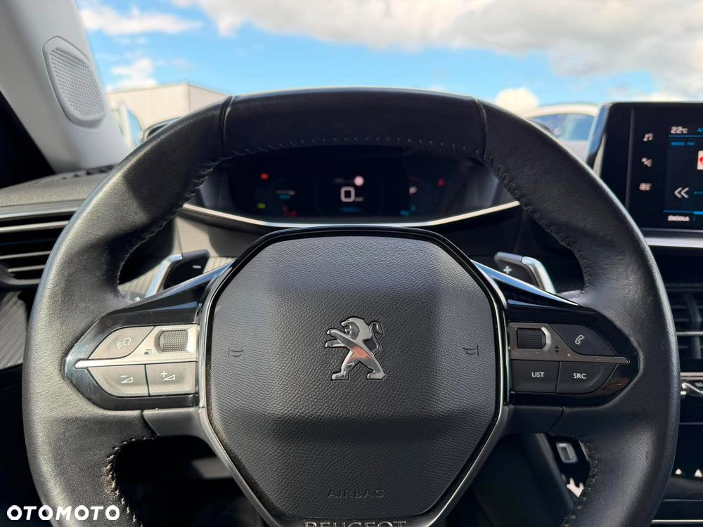 Peugeot 2008 PureTech 130 EAT8 Allure - 24