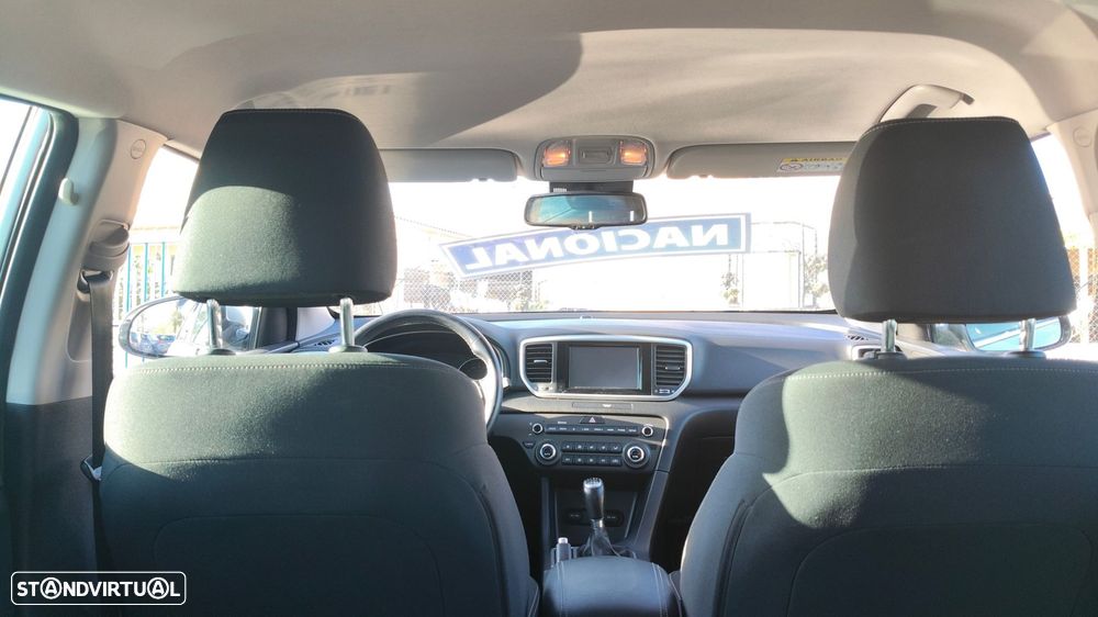 Kia Sportage 1.6 CRDi ISG MHEV Urban - 16