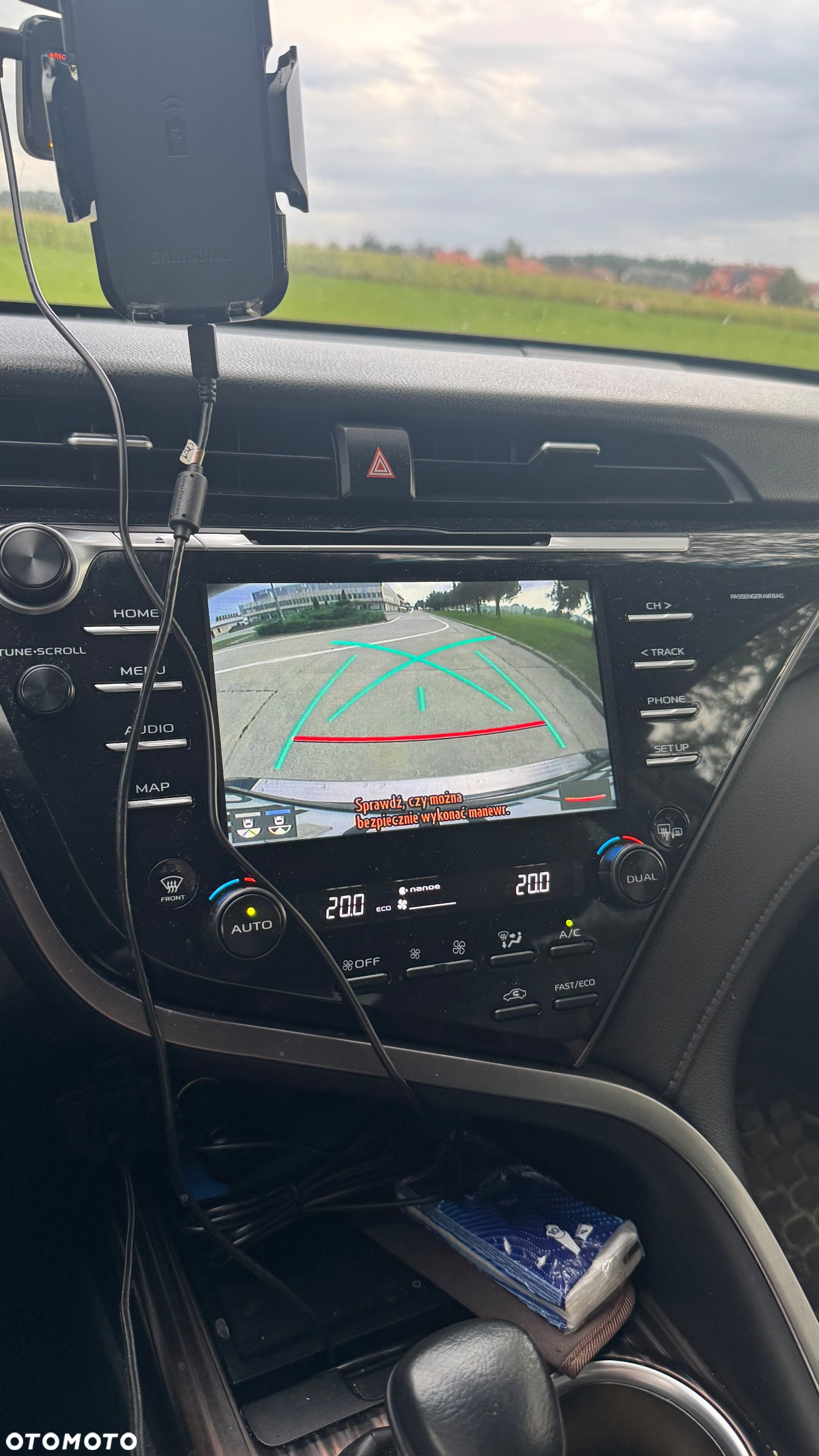 Toyota Camry 2.5 Hybrid Executive CVT - 18