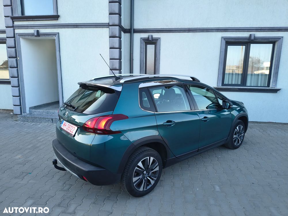 Peugeot 2008 1.2 PureTech Turbo Allure - 4