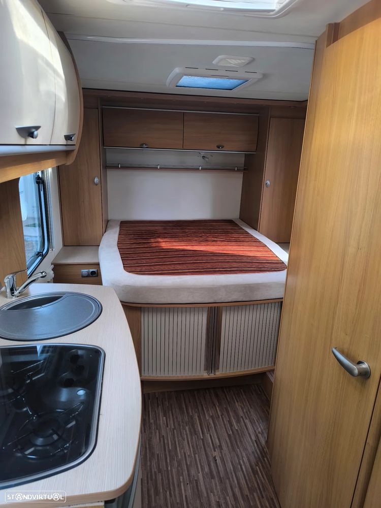 Burstner Nexxo Cama central apenas 6.8M - 7