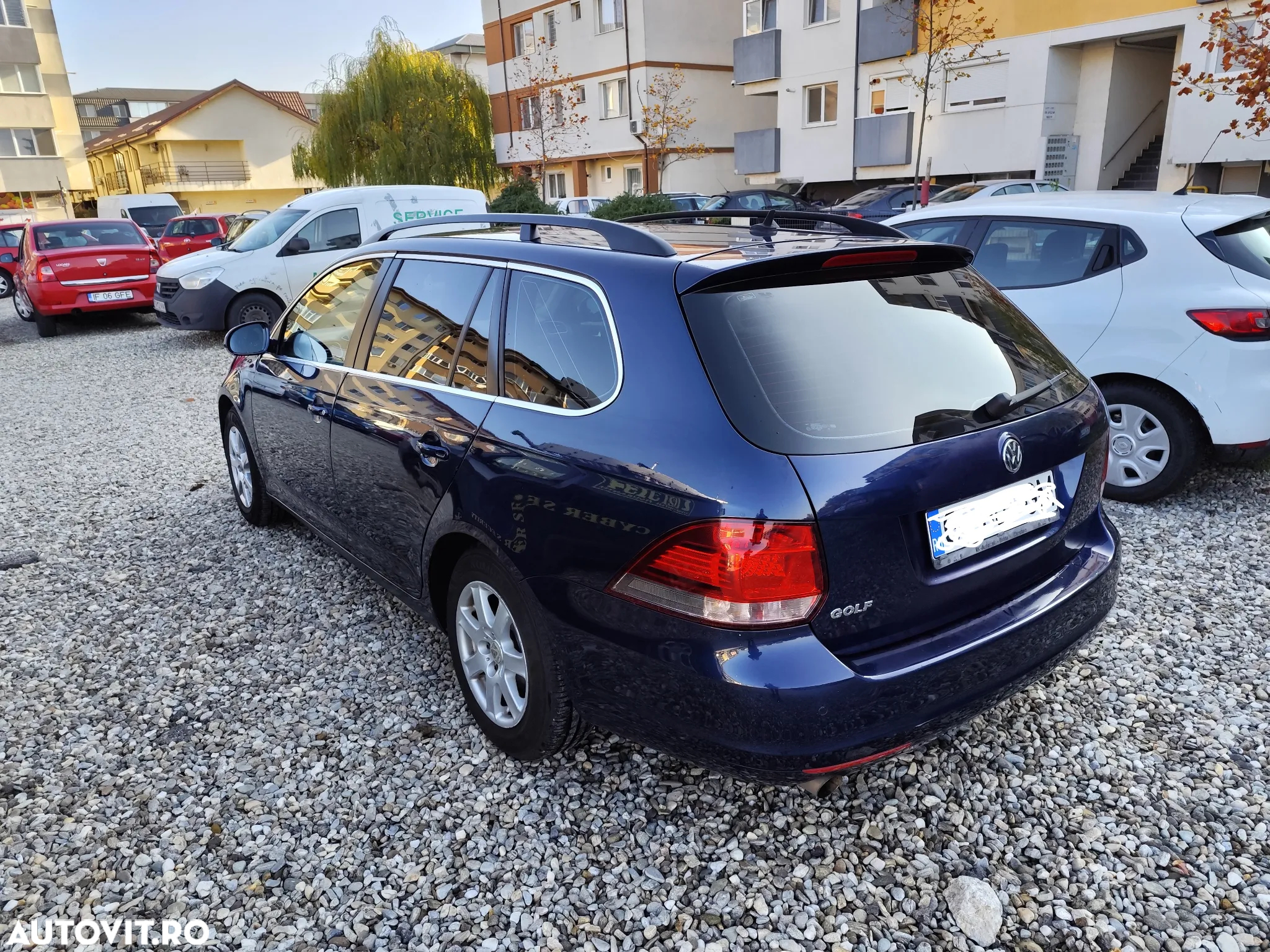 Volkswagen Golf 1.6 TDI DPF Comfortline - 3