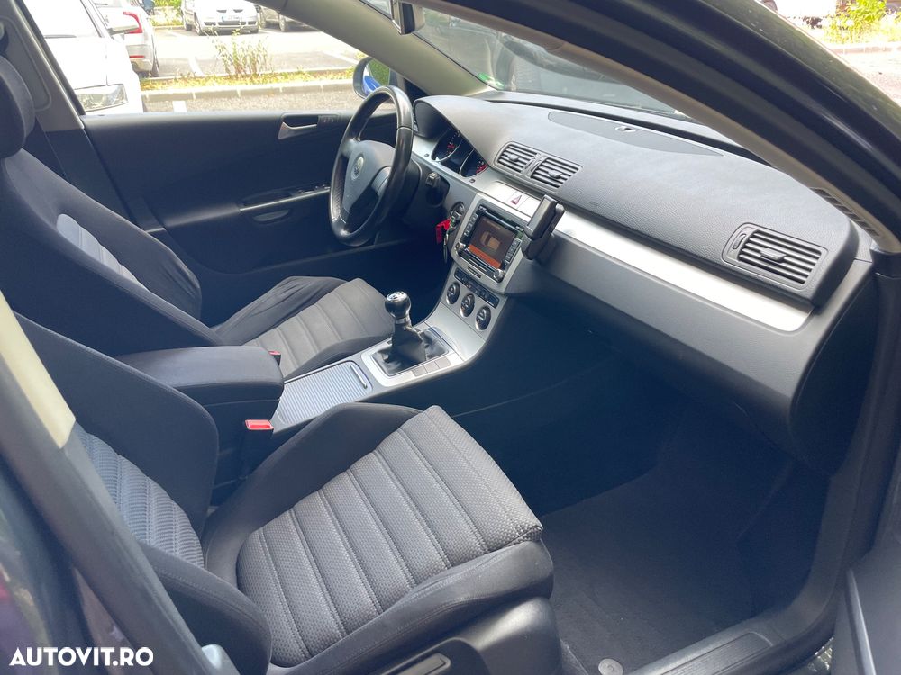 Volkswagen Passat 2.0 TDI DPF Sportline - 11