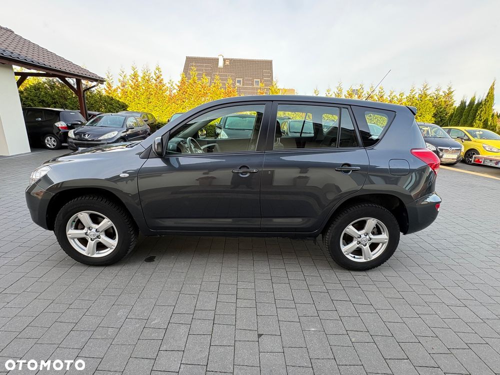 Toyota RAV4 - 6