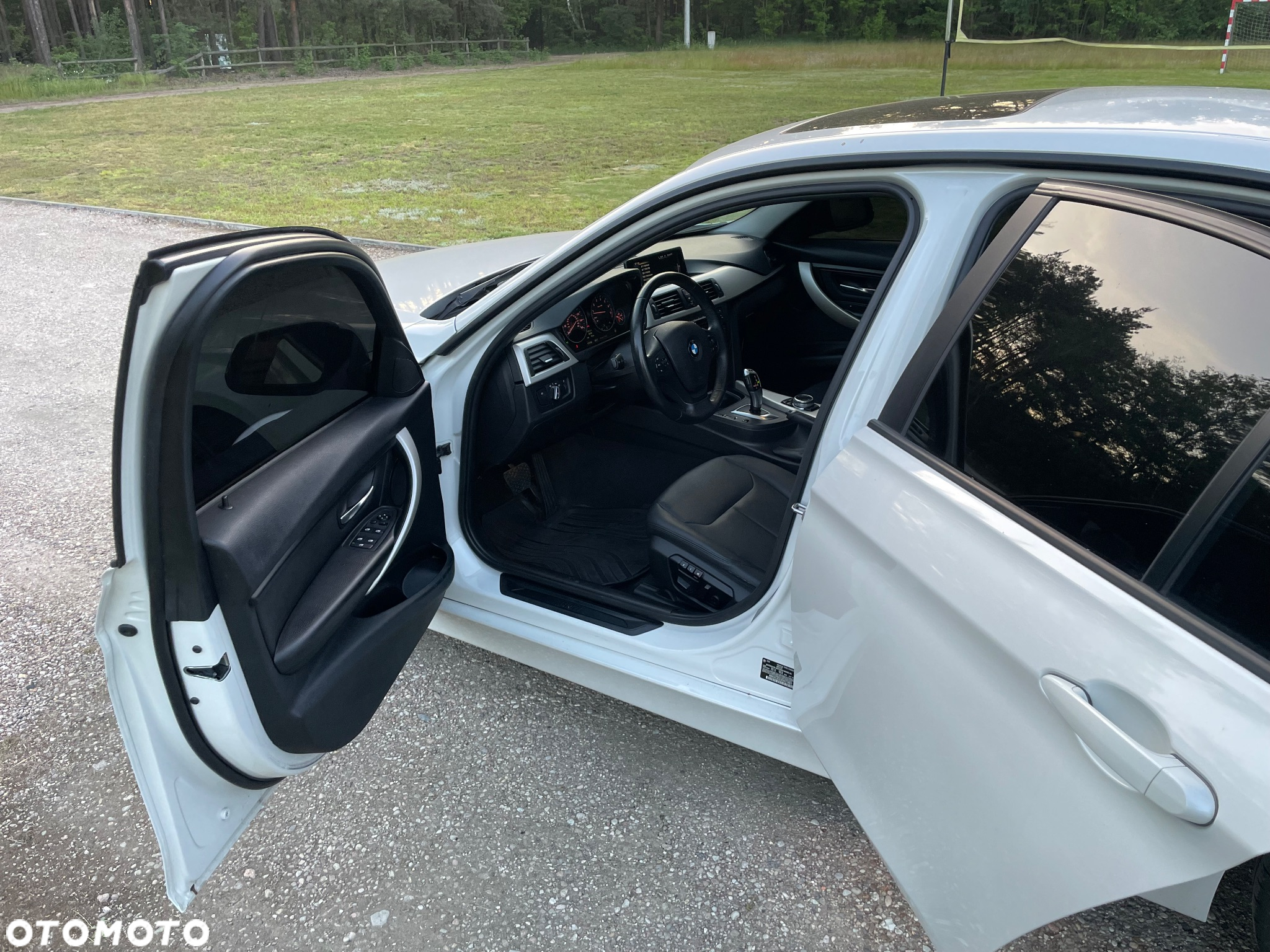 BMW Seria 3 320i Touring xDrive - 23