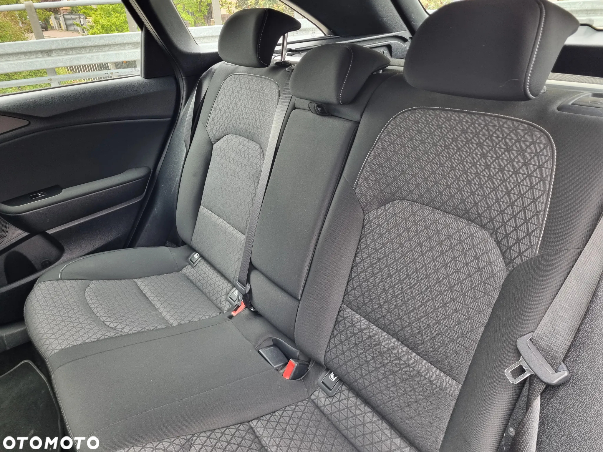 Kia Ceed - 12