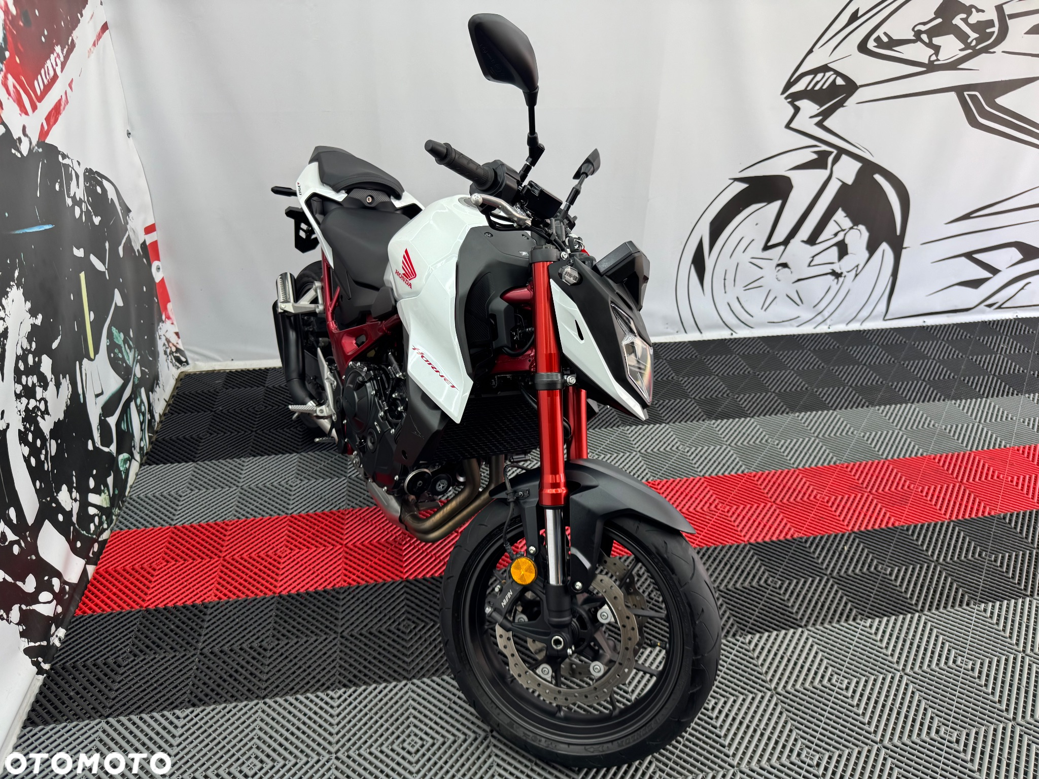 Honda CB - 8