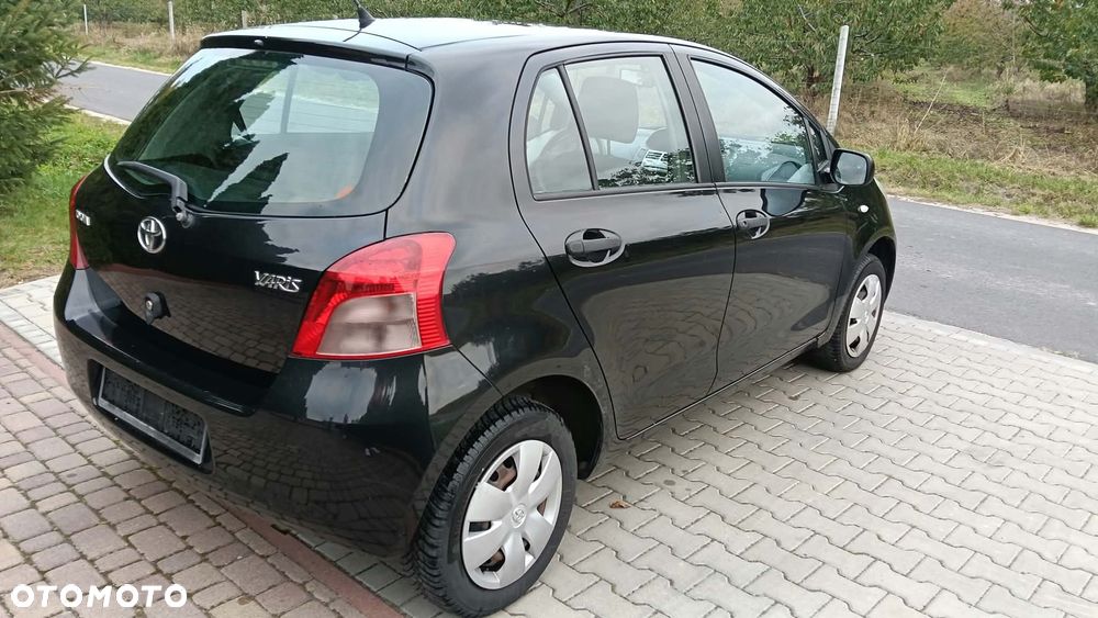 Toyota Yaris - 4