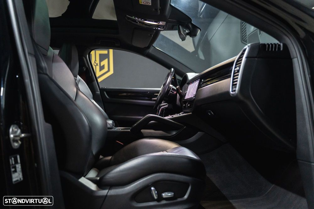 Porsche Cayenne Coupé E-Hybrid - 19