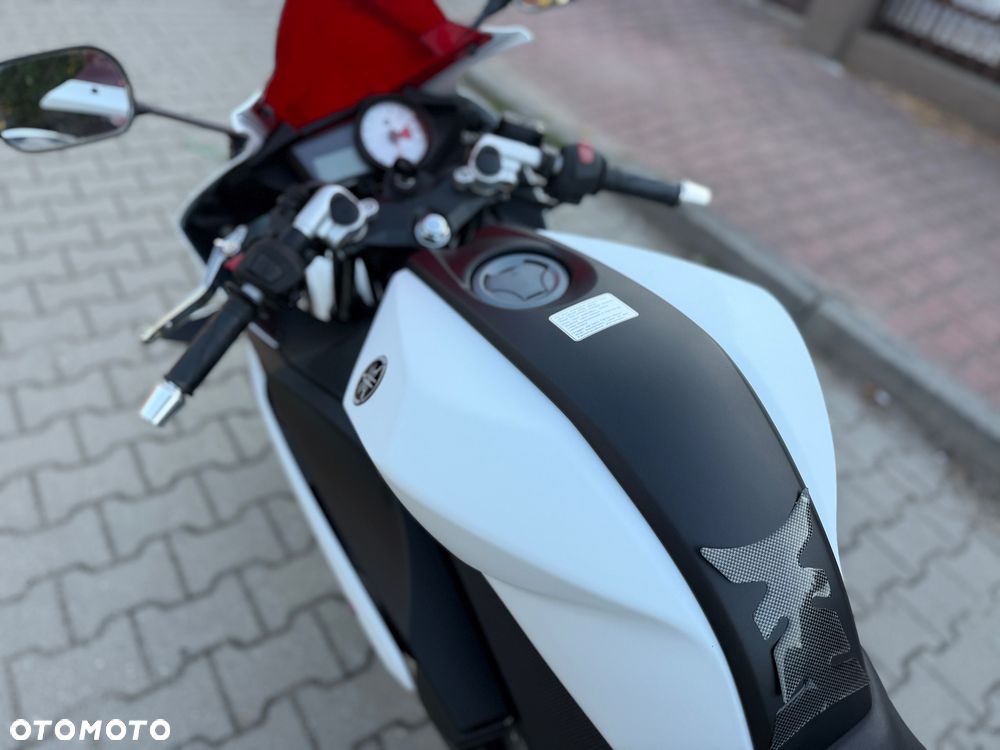 Yamaha YZF - 29