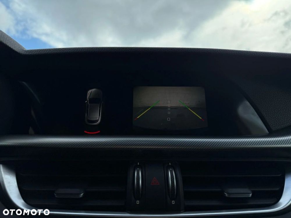 Alfa Romeo Stelvio 2.0 Turbo Q4 - 12