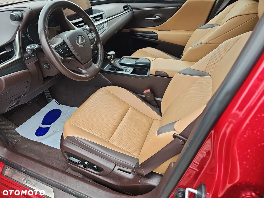 Lexus ES 300h Business Edition - 26