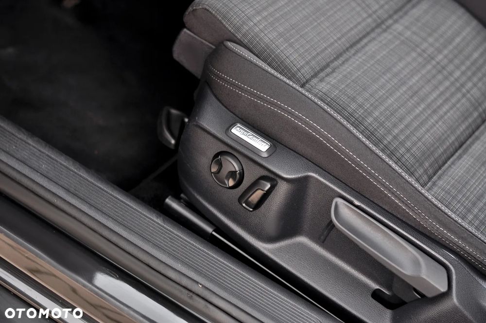 Volkswagen Passat 2.0 TDI EVO Business DSG - 18