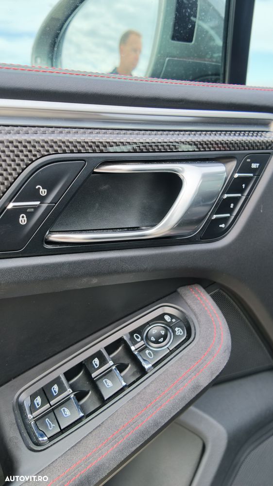Porsche Macan S - 25