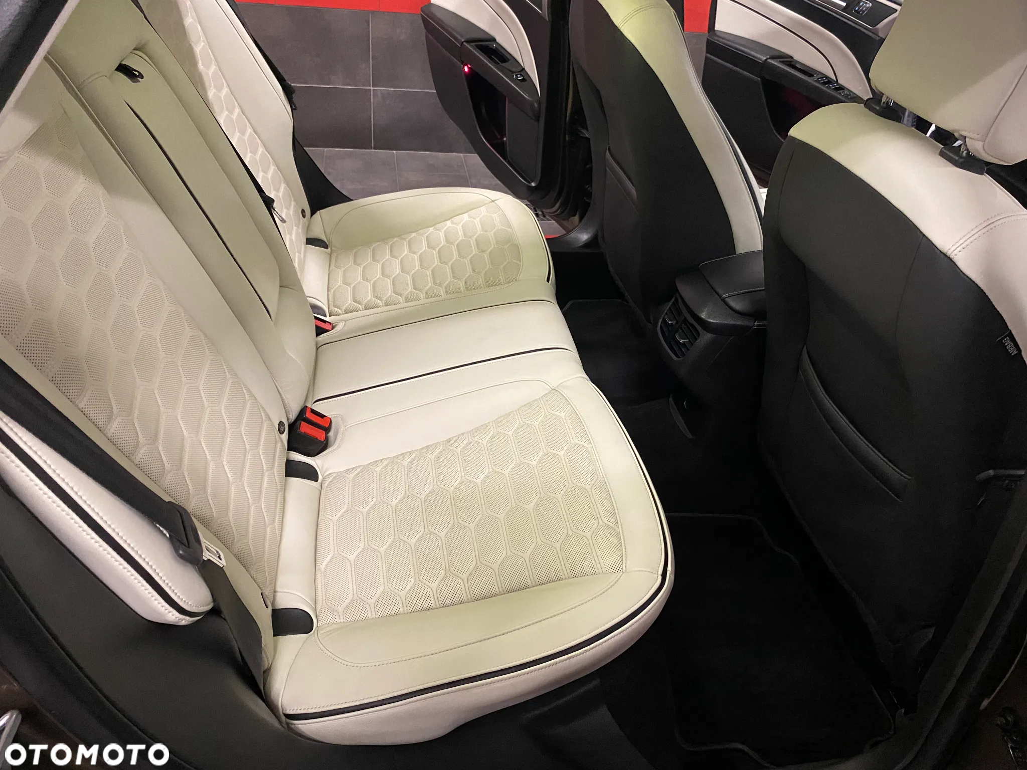 Ford Mondeo 2.0 TDCi Start-Stopp PowerShift-Aut Vignale - 23
