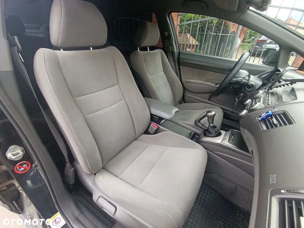 Honda Civic 1.8 Comfort - 34
