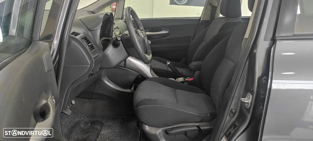 Toyota Auris 1.4 D-4D Sol - 18