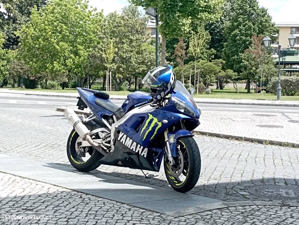 Yamaha YZF R1 - 1