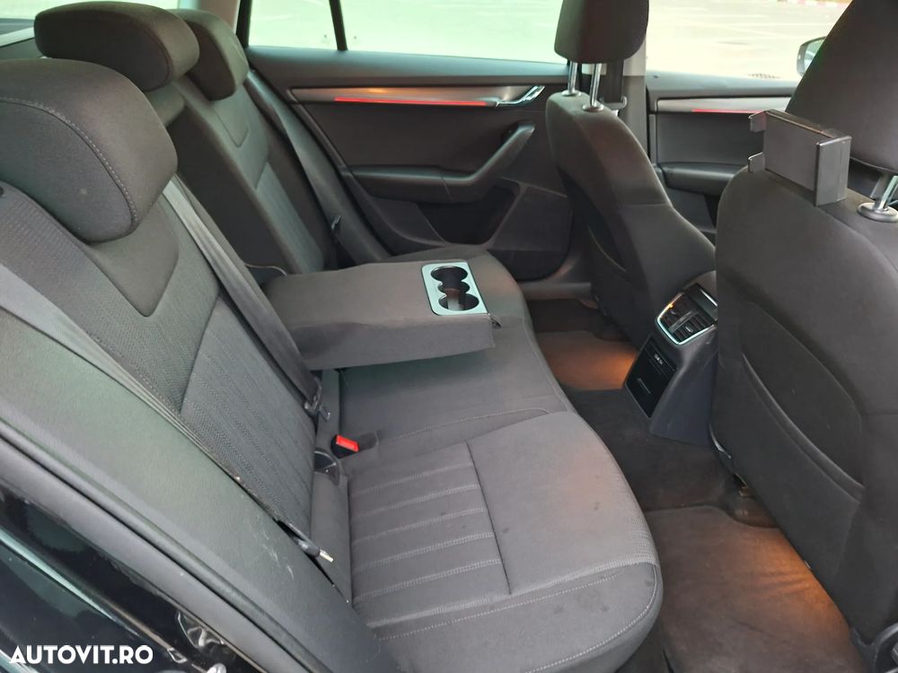 Skoda Octavia 2.0 TDI 4x4 DSG Style - 4