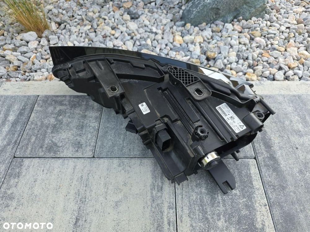 AUDI Q3 RSQ3 8U0 LIFT Lampa prawa przód Full Led Dynamic 8U0941034 - 8