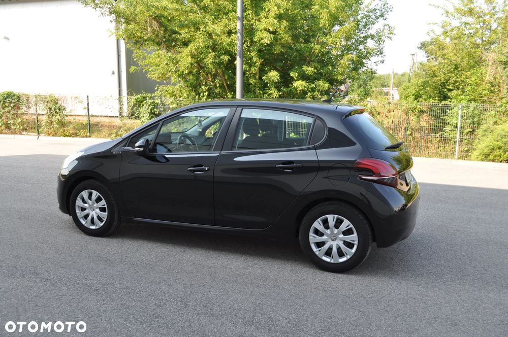 Peugeot 208 - 11