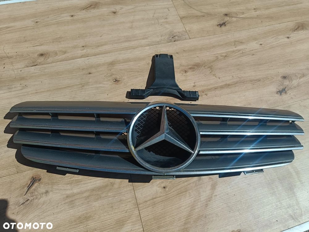 MERCEDES W209 CLK GRILL ATRAPA PRZEDNIA PRZÓD ELEGANCE