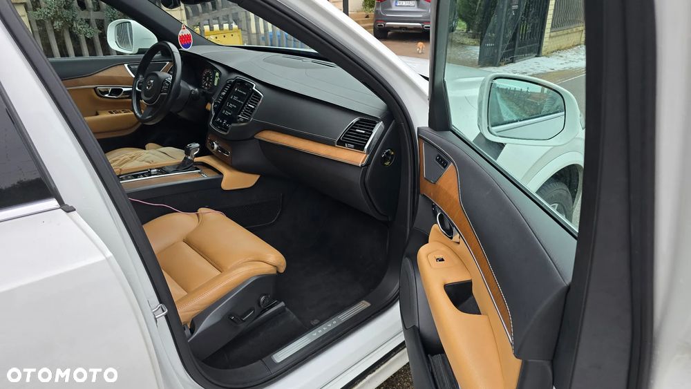 Volvo XC 90 D5 SCR AWD Inscription 7os - 20