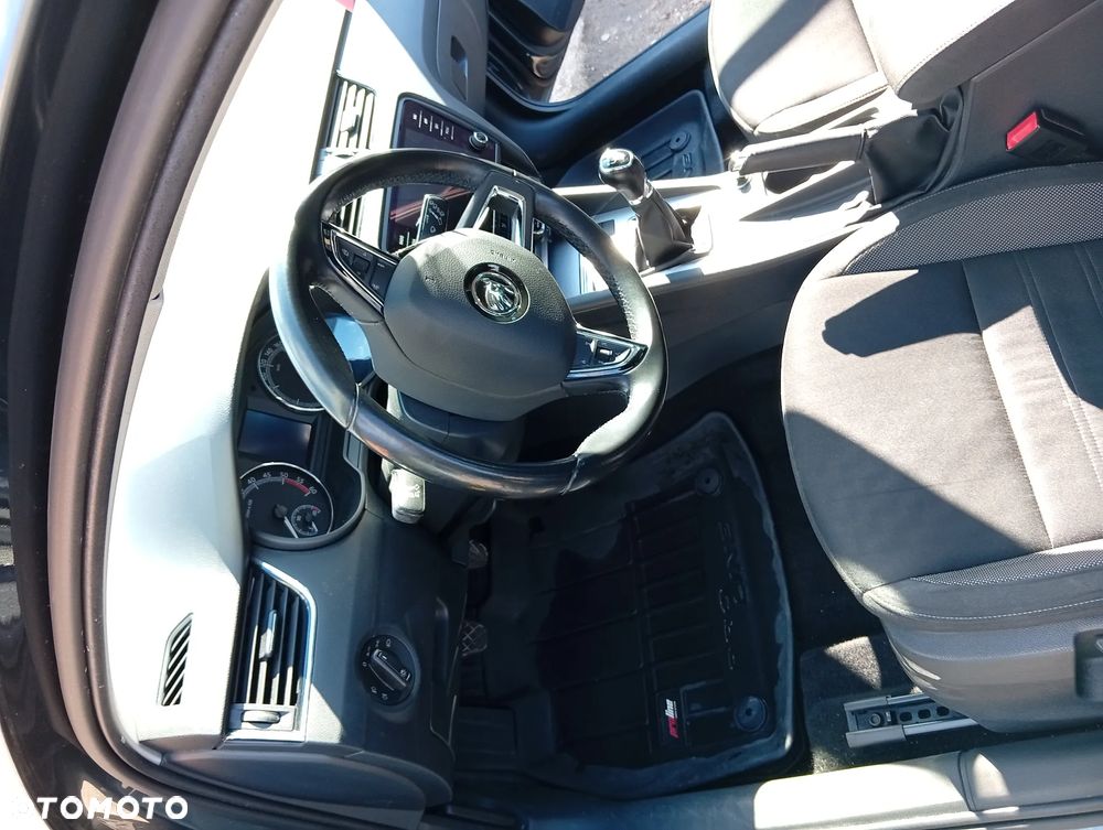 Skoda Octavia 1.6 TDI SCR Ambition - 23