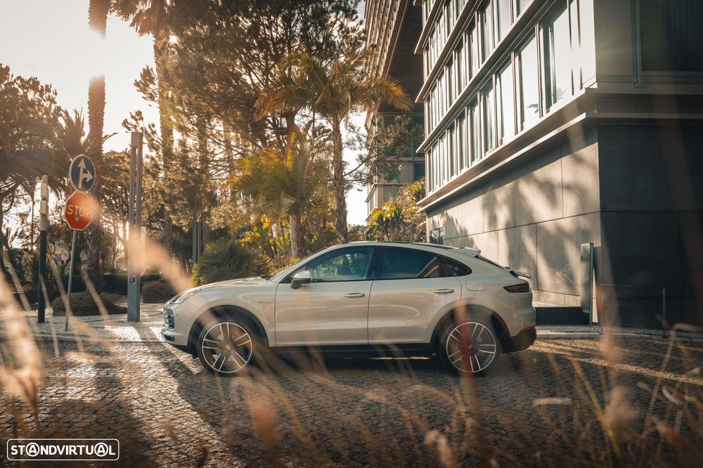 Porsche Cayenne Coupé E-Hybrid Platinum Edition - 29