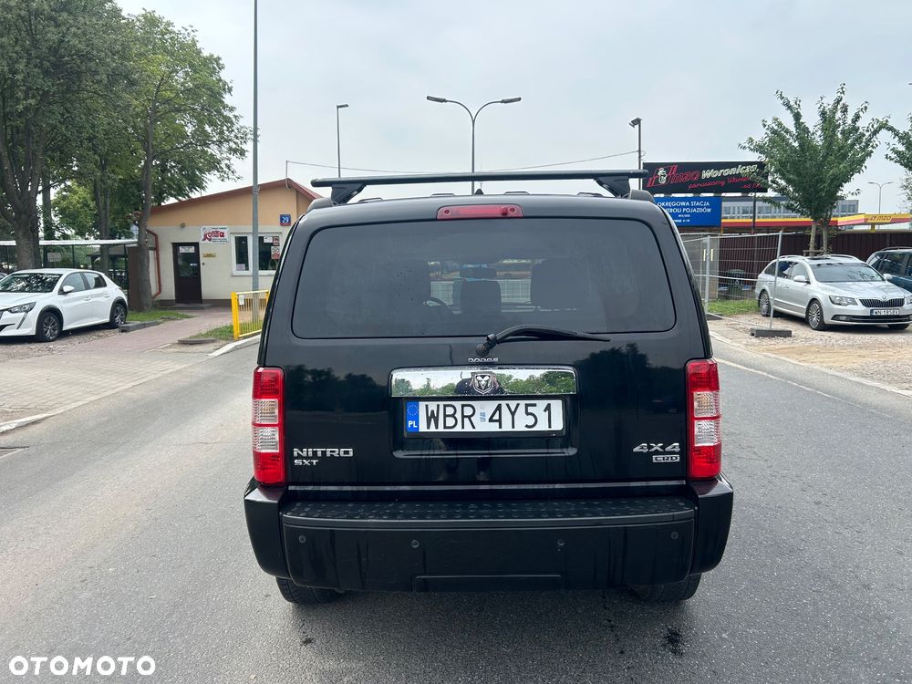 Dodge Nitro 2.8 CRD SE - 11