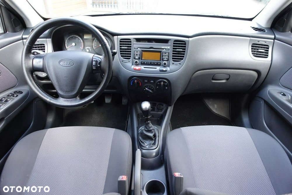 Kia Rio - 13
