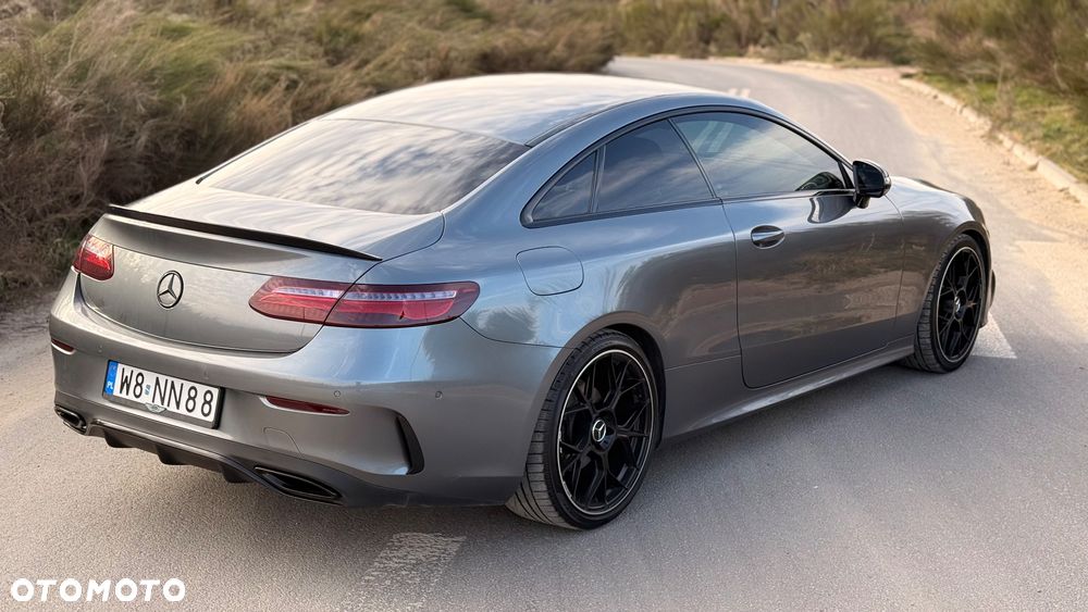 Mercedes-Benz Klasa E - 9