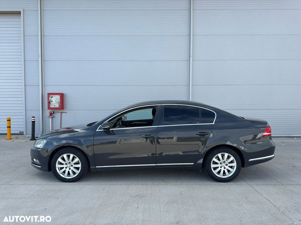 Volkswagen Passat Variant 2.0 TDI Blue TDI Comfortline - 2