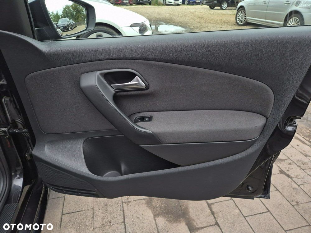Volkswagen Polo 1.4 Comfortline - 28