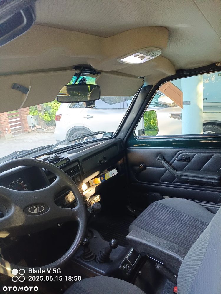 Lada Niva 1.7i - 16