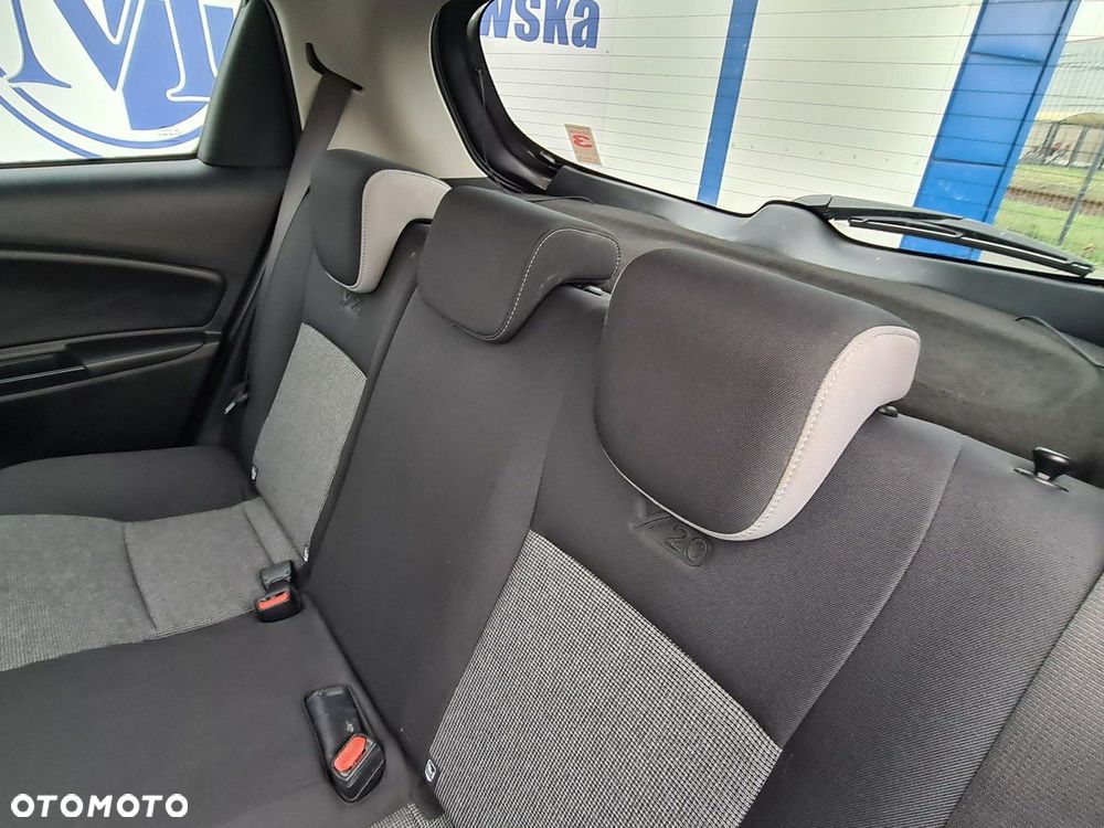 Toyota Yaris - 23