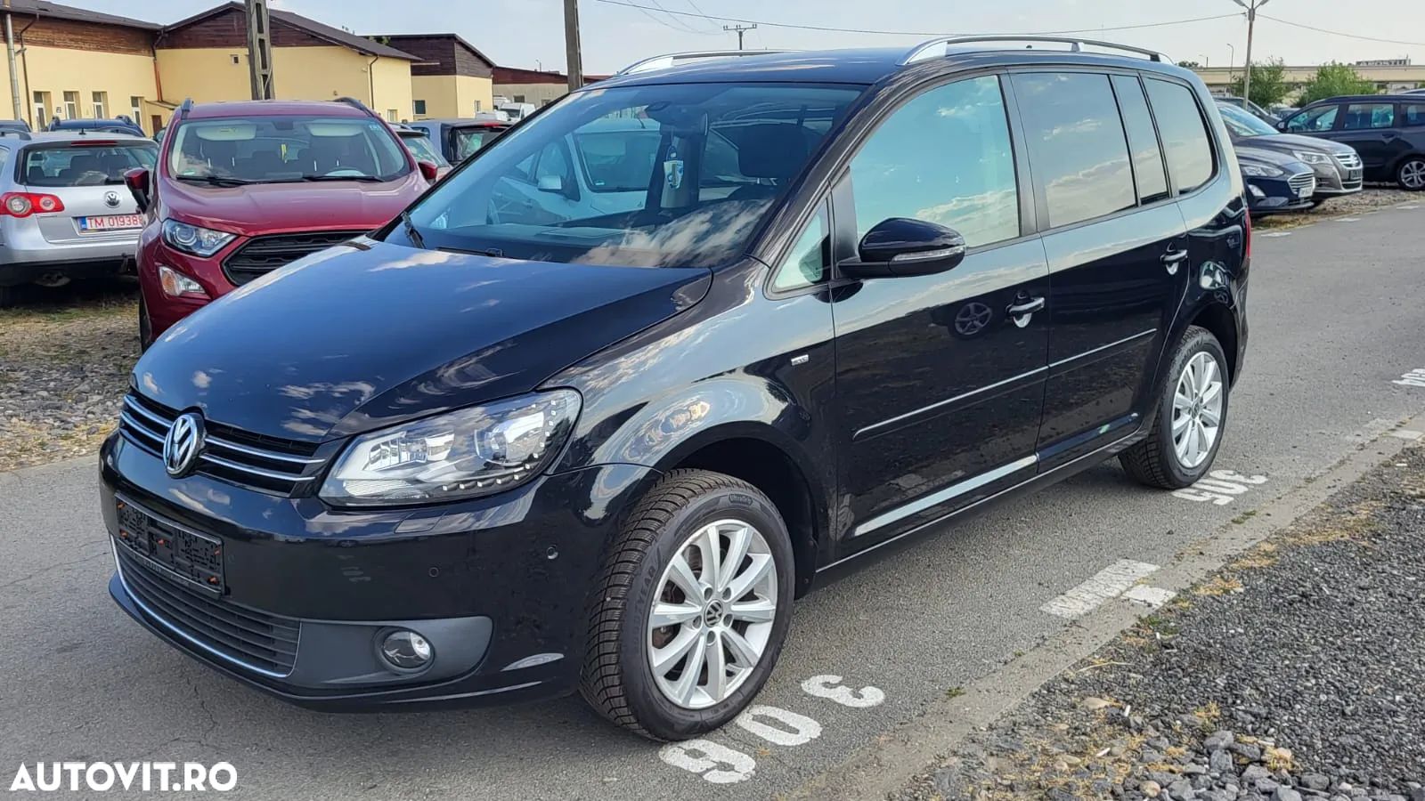 Volkswagen Touran - 1