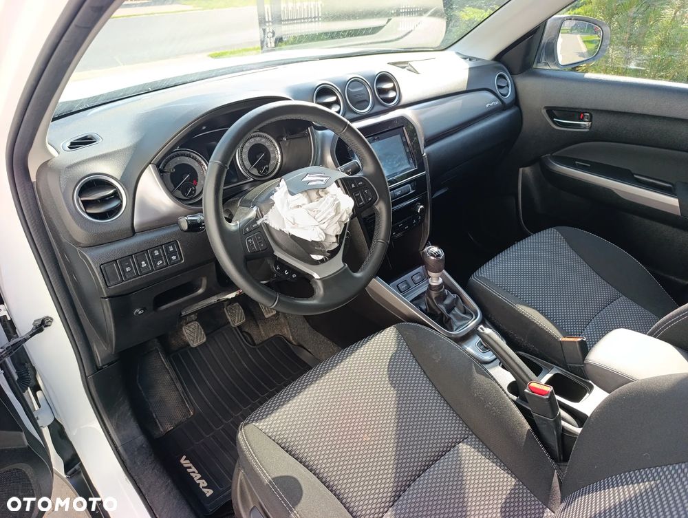 Suzuki Vitara 1.4 Boosterjet mHEV Premium Plus 4WD - 11