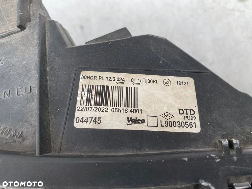 lampa peugeot 208 I prawa eu cała - 2