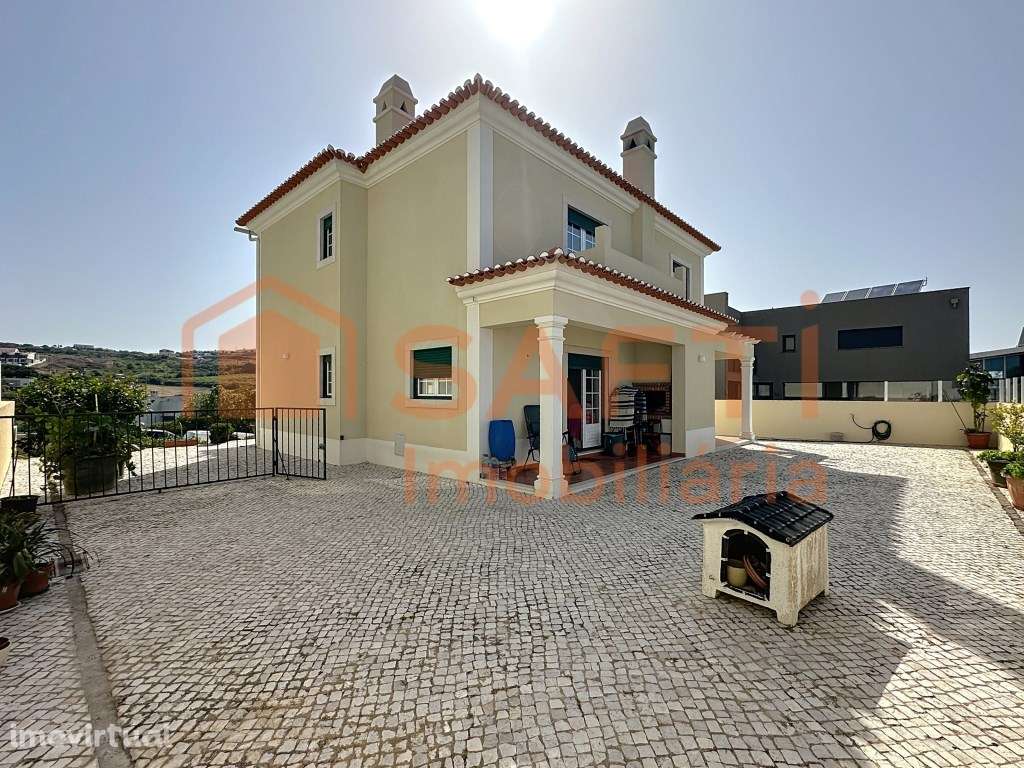 Moradia T4 em Torres Vedras - Zona Privilegiada - Grande imagem: 2/17