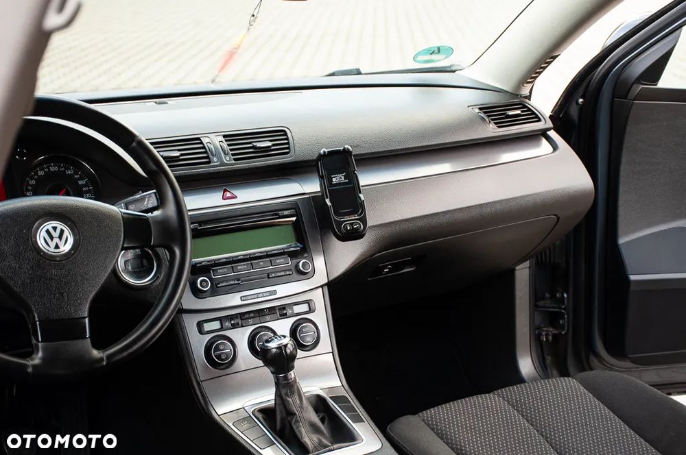 Volkswagen Passat 2.0 TDI Comfortline - 33