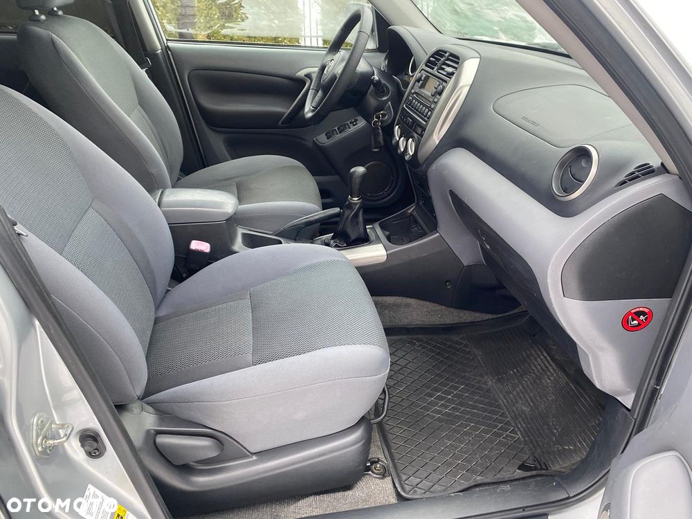 Toyota RAV4 - 10