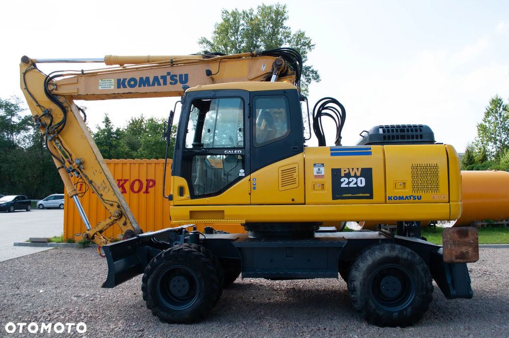 Komatsu PW 220 - 7E0 - 2