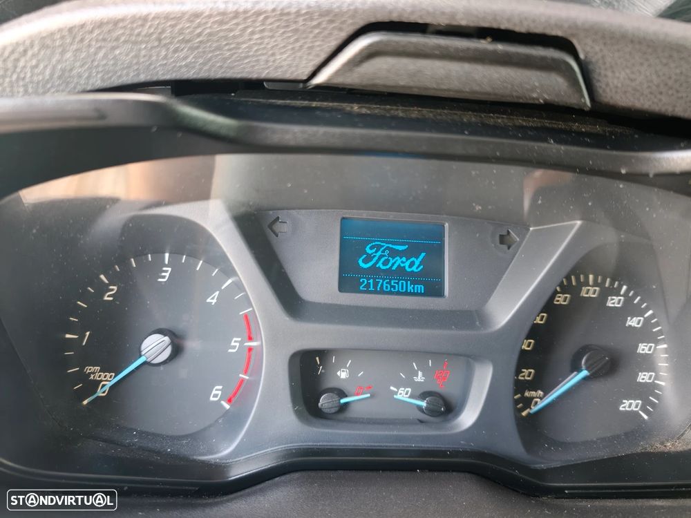 Ford Transit — fotografia 8