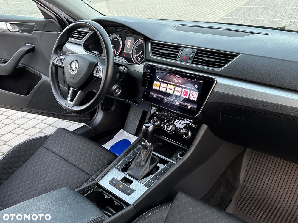 Skoda Superb 2.0 TDI DSG Premium Edition - 13