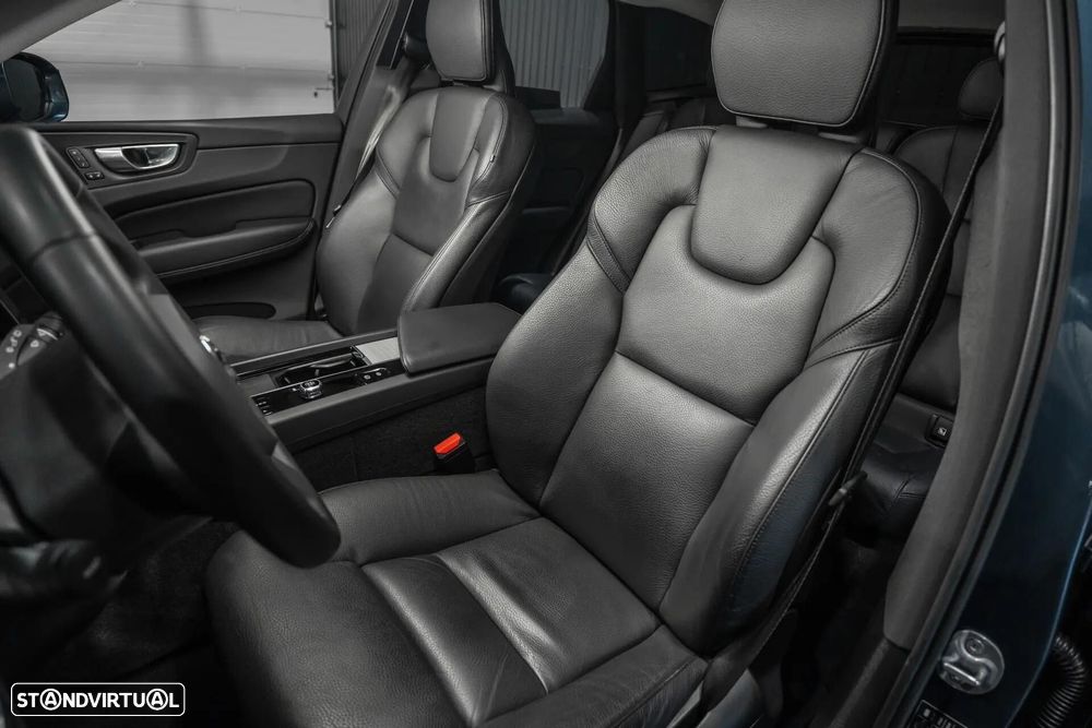 Volvo XC 60 T6 AWD Recharge Plus Bright - 21