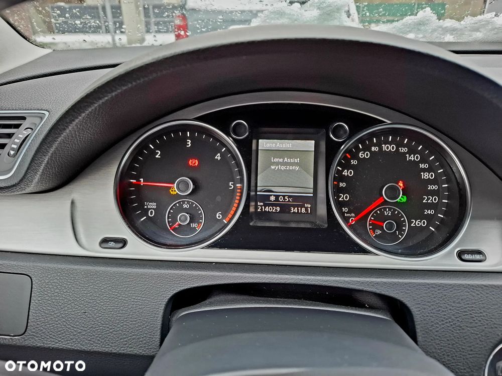 Volkswagen Passat 2.0 TDI DPF DSG Highline - 23